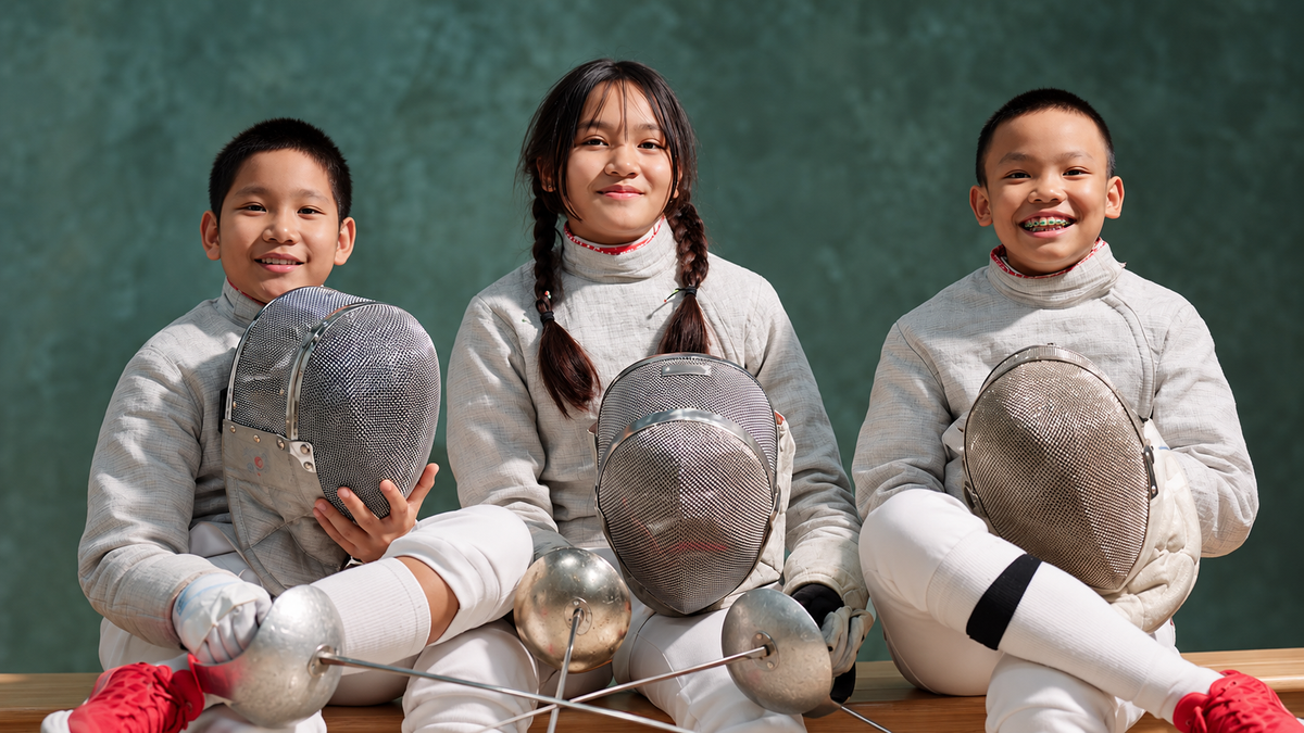 Kids fencing at Palm Beach Fencing Club
